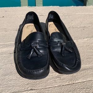 Cute black loafers!